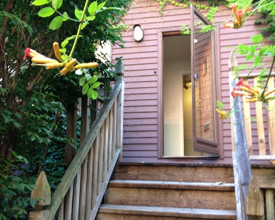 1st image of 3116 N Clifton Ave Rear Ch