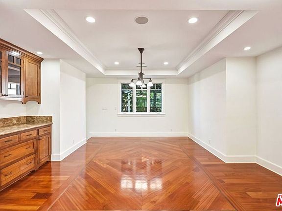 5th image of 1633 Voorhees Ave