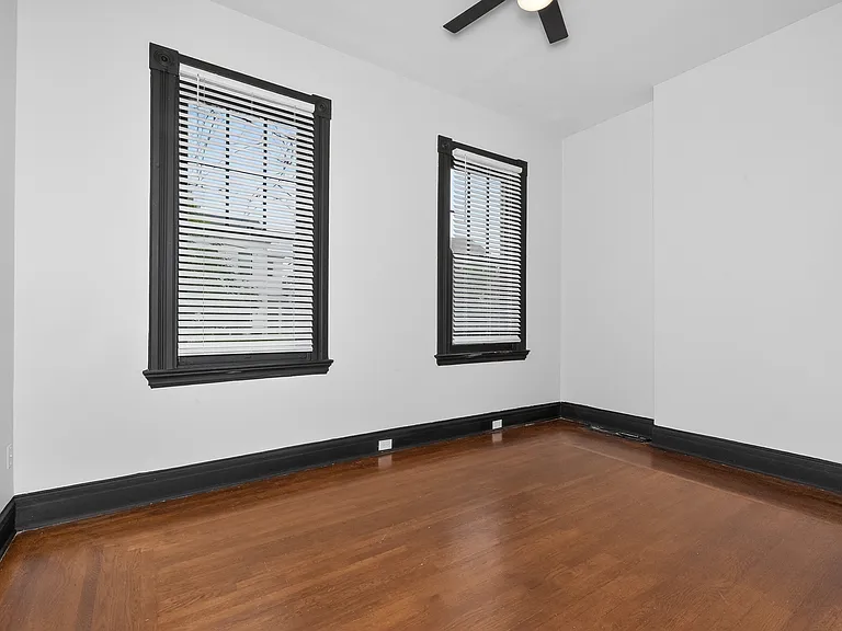 223 E 15th St #1 — Photo 10