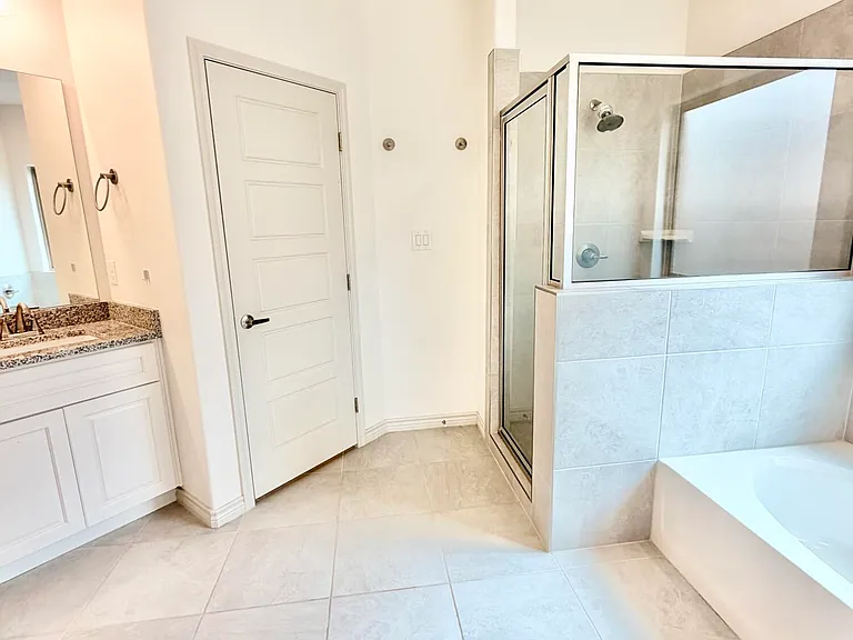5401 Lamont Ave — Photo 14