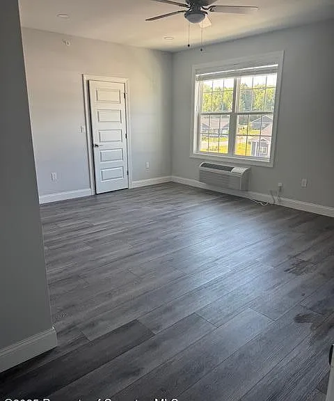 407 Circle Dr — Photo 17