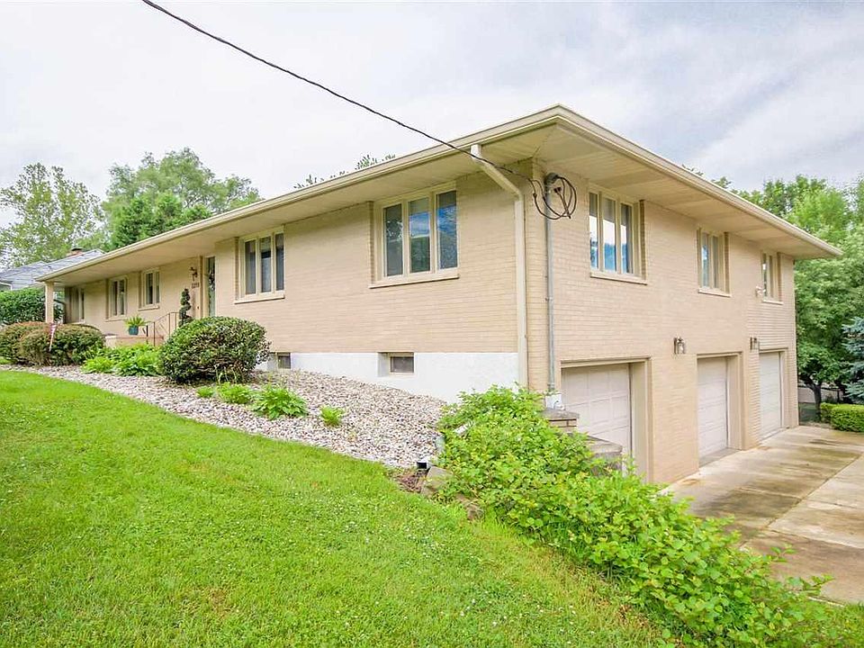 2290 Maple Dr, Jackson, MI 49203 Zillow