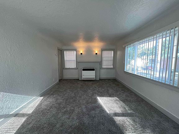 5th image of 1915 Pacific Ave APT 4