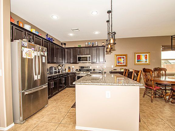 2nd image of 749 N Ivy Dale Ln