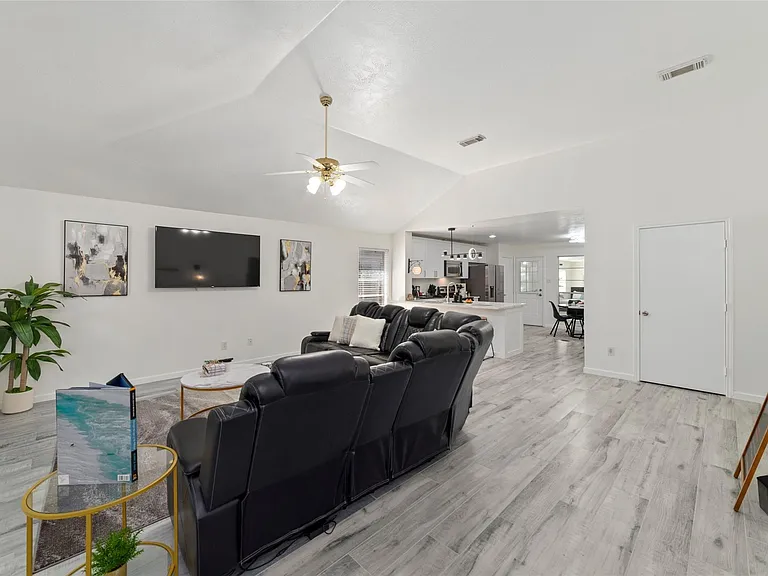 3511 Colleen Woods Cir — Photo 14