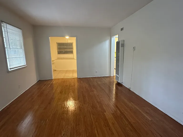 331 W Alameda Ave #C — Photo 8