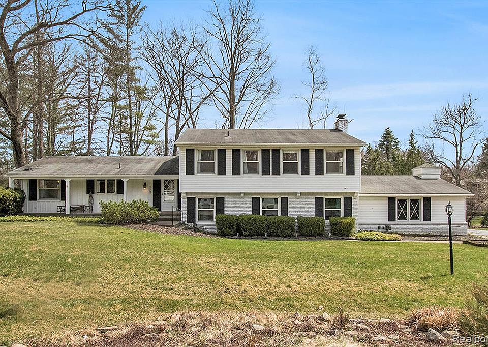 1st image of 779 Hawthorne Ct