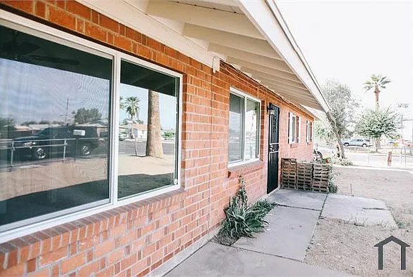4 bed, 1450 sqft, $2,585 — Photo 2