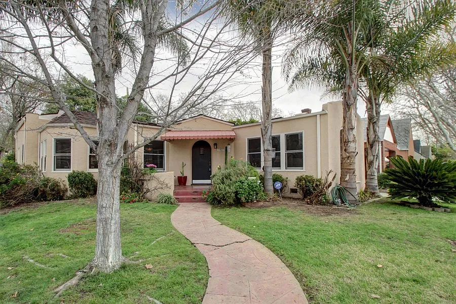 1801 Larkin Way photo 1