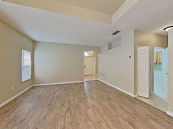 4th image of 13635 Hawk Lake Dr