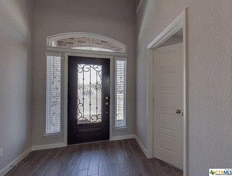5th image of 1295 Lauren St