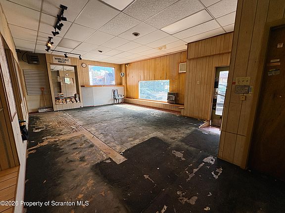 3rd image of 1415 Capouse Ave
