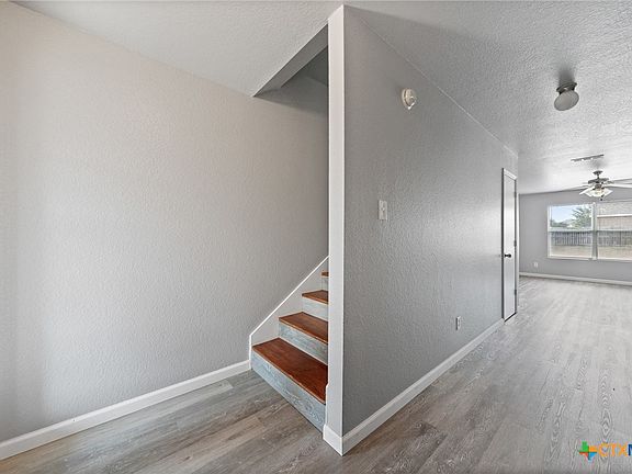 4th image of 2405 Waterfall Dr