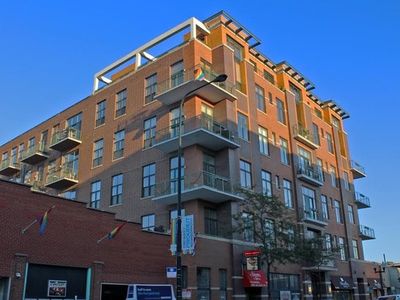 3631 N Halsted St APT 502, Chicago, IL, 60613