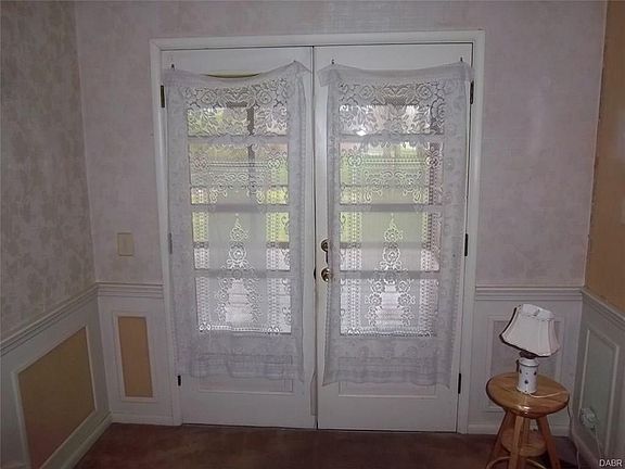 5th image of 745 W Market St