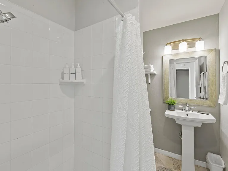 3810 Riviera Dr #1 — Photo 8