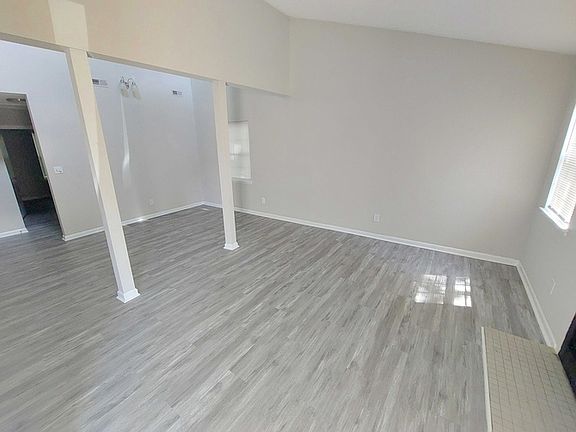 5th image of 178 S Kentucky Ave