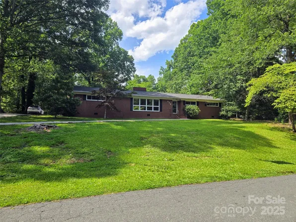 520 Crestview Dr, Albemarle, NC 28001