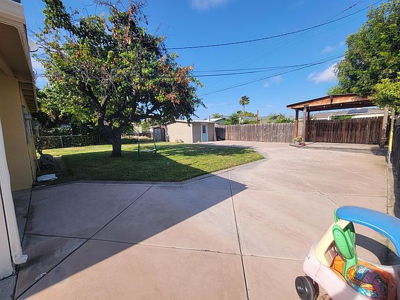4th image of 665 Elsie Way