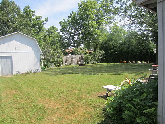 5th image of 443 Piltz Ave