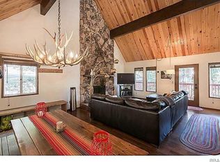 365 Hillside Rd, Lake Arrowhead, CA 92352