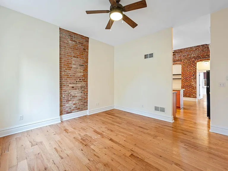 3316 Salena St — Photo 3
