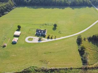 10418 E Savanna Rd, Mount Vernon, IL 62864