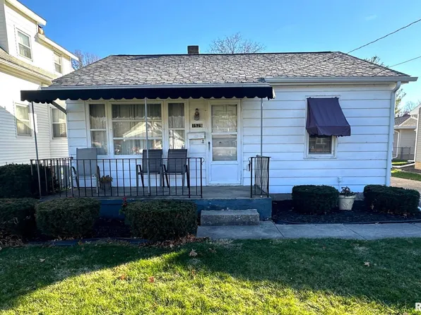 1529 Willard St, Galesburg, IL 61401