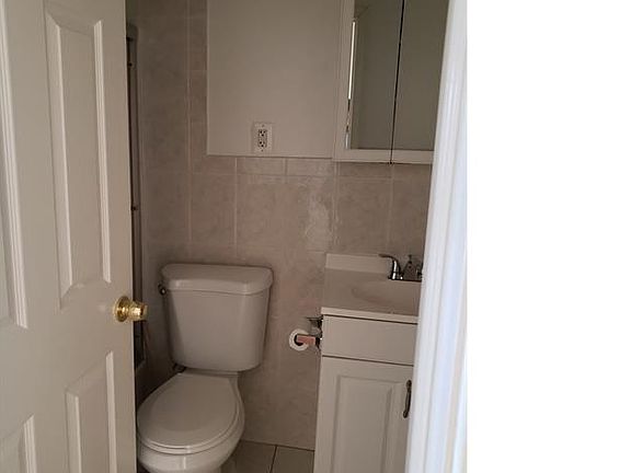 4th image of 1618 W Westmoreland St #3