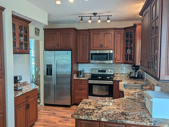 2nd image of 8598 Lantern Farms Dr