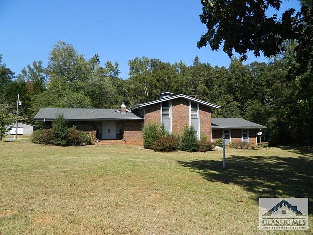 2nd image of 677 Devils Pond Rd
