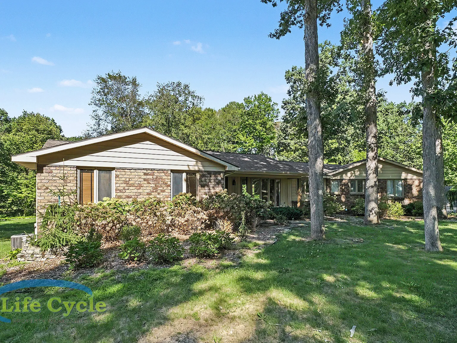 4395 Shady Oak Court (Lea) - Upper — Photo 2