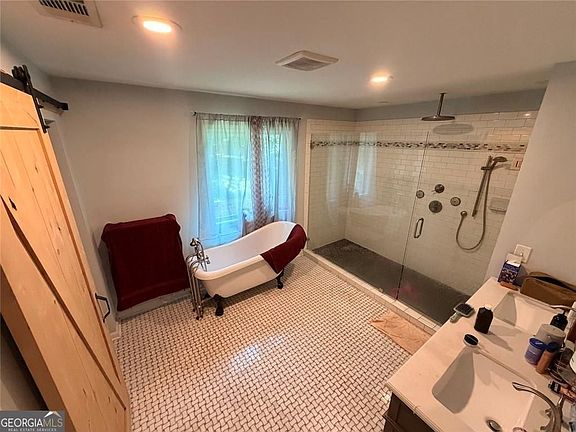 5th image of 2135 Laurel Mill Way