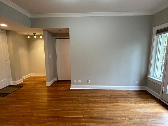 3rd image of 4420 N Ashland Ave