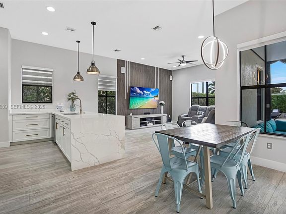 4th image of 8364-8364 NW 26th Ct