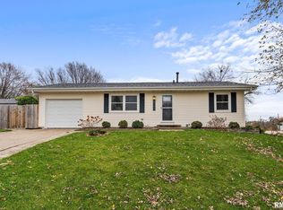 6105 N Ripley St, Davenport, IA 52806