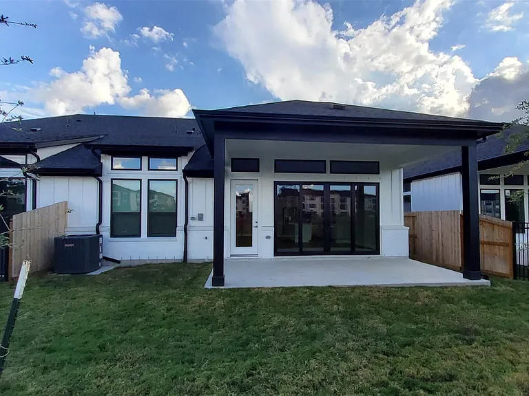 2106 Grapewood Ln — Photo 41