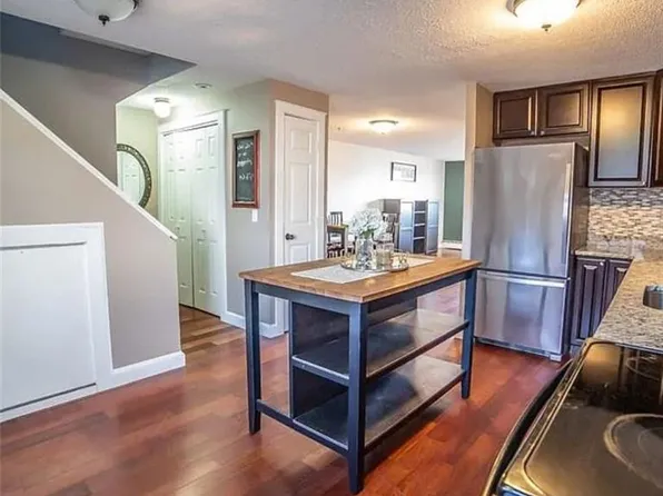 66 Girard Ave Unit 215, Newport, RI 02840