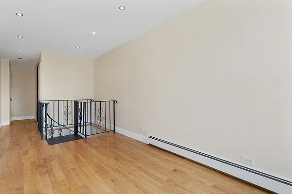 Rented by Safdie Realty Group | media 18