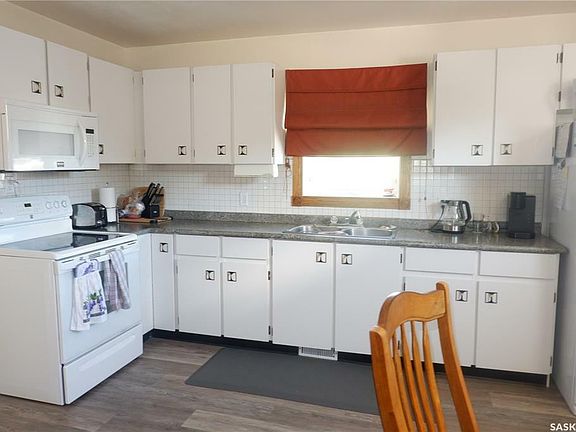 4th image of 5517 Valley Dr