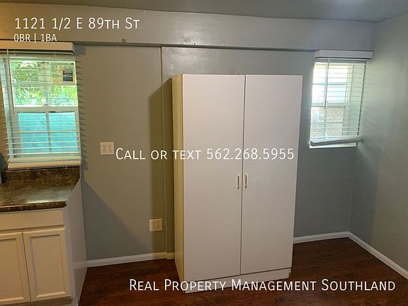 4th image of 1121 E 89th St