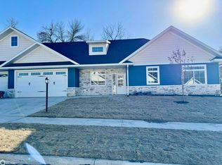 323 27th Ave S, Clear Lake, IA 50428