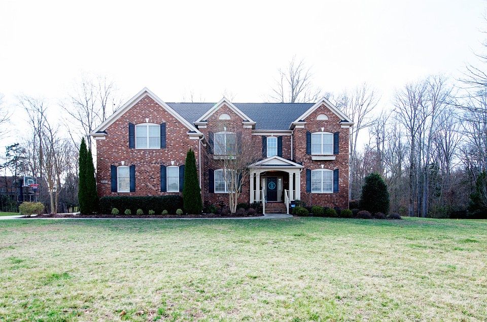 1st image of 409 Running Horse Ln