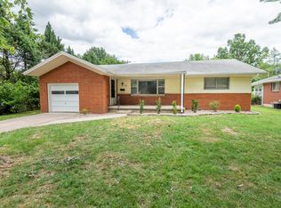 1902 S Delaware Ave, Springfield, MO 65804