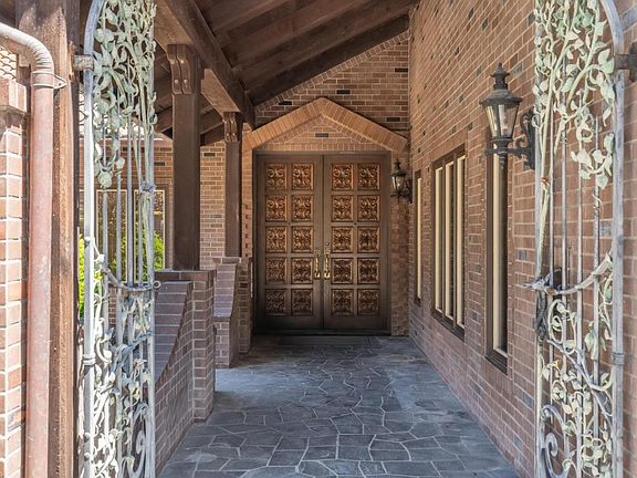 3rd image of 1237 Sombria Ln