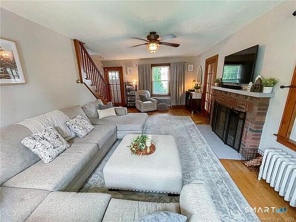 3rd image of 16 Meriden Ave