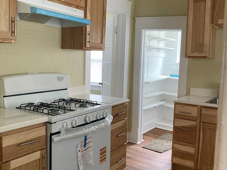 1003 W Main St — Photo 6