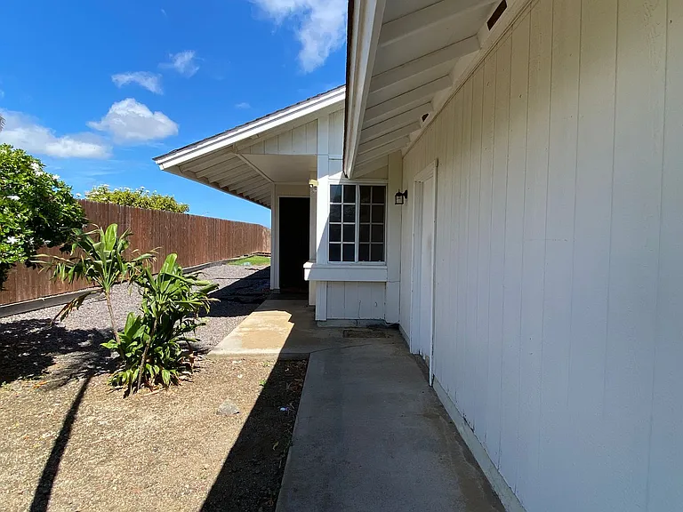 68-3692 Kimo Nui St — Photo 2