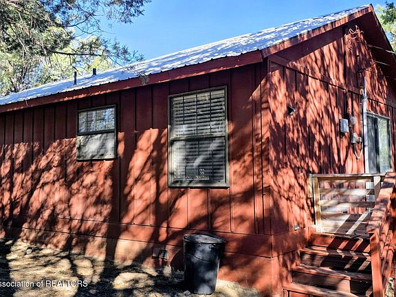 3rd image of 208 Swallow Dr