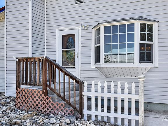 2nd image of 808 N A St